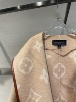 Ch@nel 2022 New Autumn/Winter Coat - Image 8