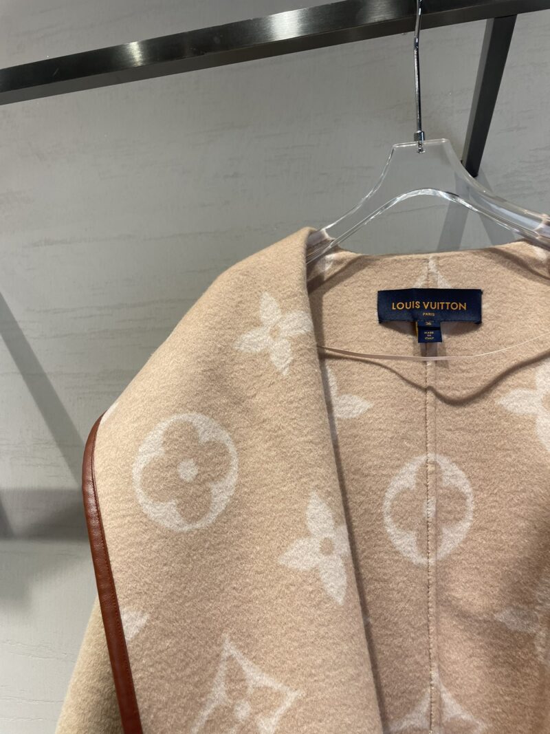 Ch@nel 2022 New Autumn/Winter Coat - Image 8