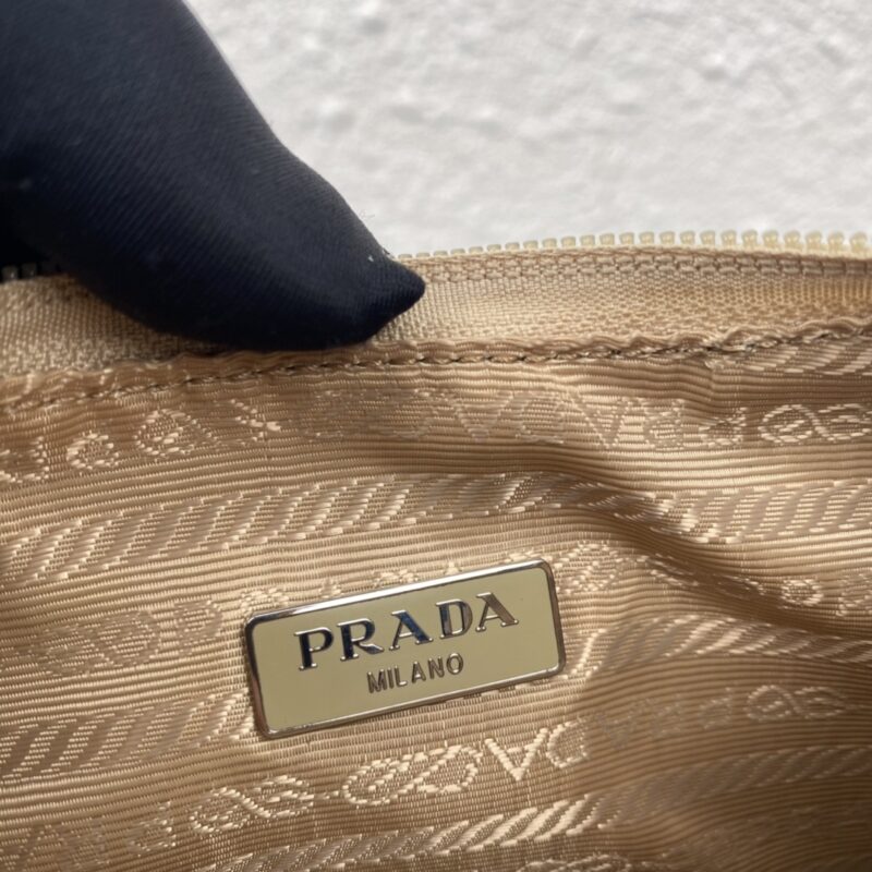 Prada 1NE515 Nylon Hobo Bag-23*13*5CM - Image 19