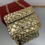 Valentino Garavani Rockstud Spike Bag-17x10x5.5CM - Image 4