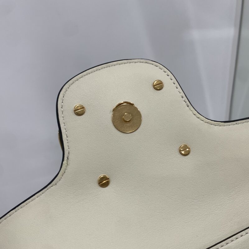 Valentino Garavani Locò Shoulder Bbag In Calfskin With Metallic VLogo-27*13*6CM - Image 7