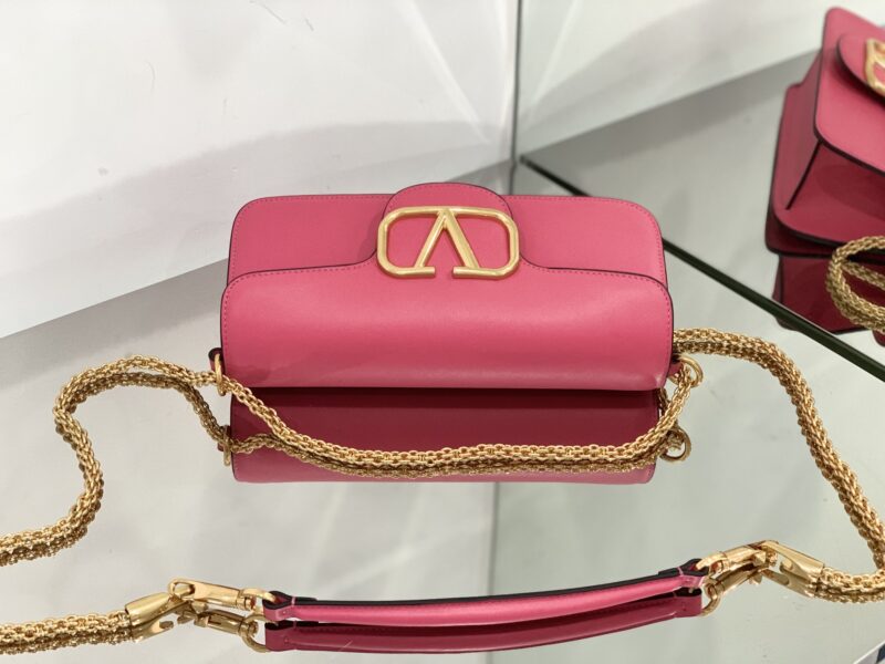 Valentino Garavani Locò Shoulder Bbag In Calfskin With Metallic VLogo-27*13*6CM - Image 3