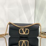 Valentino Garavani Locò Shoulder Bbag In Calfskin With Metallic VLogo-27*13*6CM