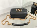 Valentino Garavani Locò Shoulder Bbag In Calfskin With Metallic VLogo-27*13*6CM - Image 2