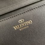 Valentino Garavani Locò Shoulder Bbag In Calfskin With Metallic VLogo-27*13*6CM - Image 7
