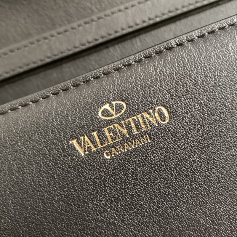 Valentino Garavani Locò Shoulder Bbag In Calfskin With Metallic VLogo-27*13*6CM - Image 7