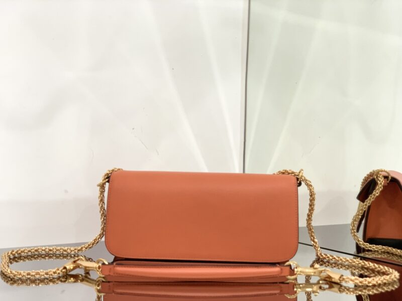 Valentino Garavani Locò Shoulder Bbag In Calfskin With Metallic VLogo-27*13*6CM - Image 4