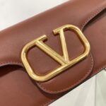 Valentino Garavani Locò Shoulder Bbag In Calfskin With Metallic VLogo-27*13*6CM - Image 6