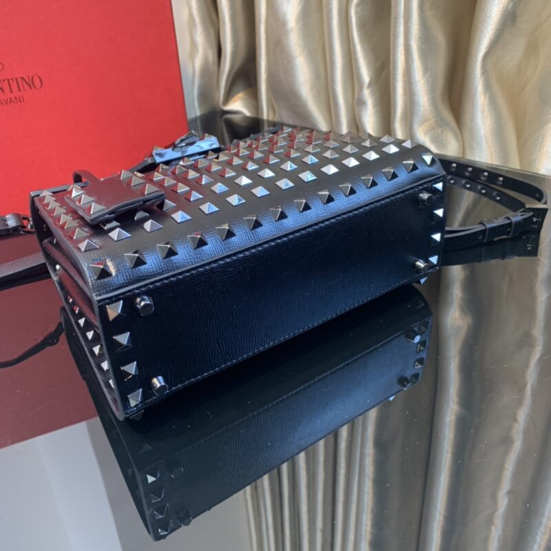 Valentino Garavani Rockstud Alcove-22*17*9CM - Image 4