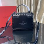 Valentino Garavani Rockstud Alcove-22*17*9CM - Image 5