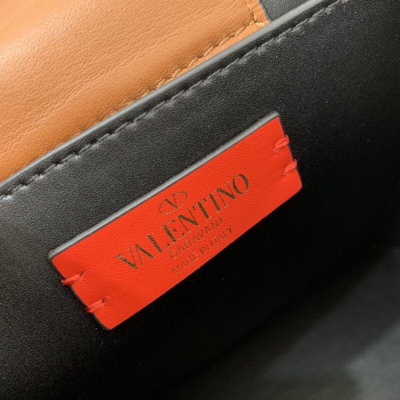 Valentino Garavani SuperVee Bag-20*19*12CM - Image 8