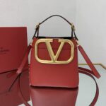 Valentino Garavani SuperVee Bag-20*19*12CM