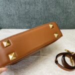 Valentino Garavani StudSign-28*22*7CM