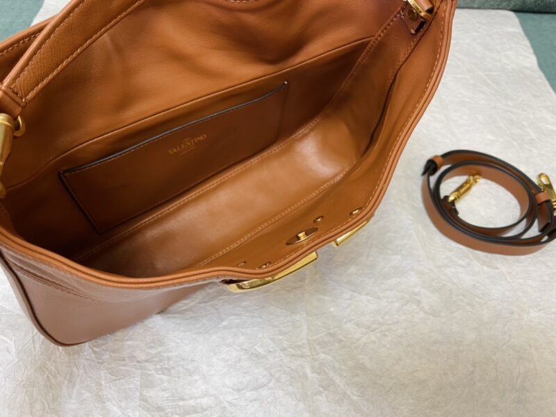 Valentino Garavani StudSign-28*22*7CM - Image 7