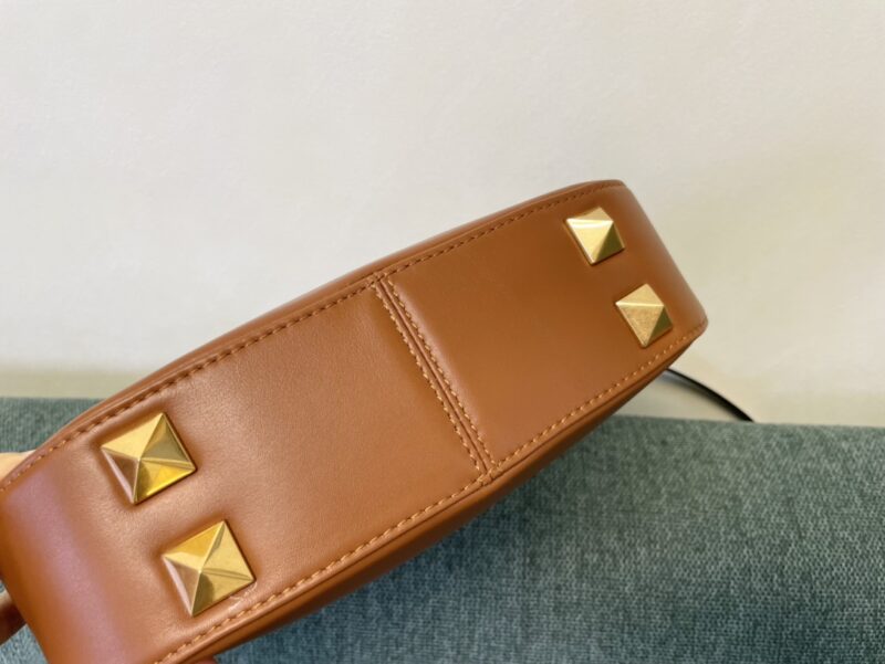 Valentino Garavani StudSign-26*30*7CM - Image 9