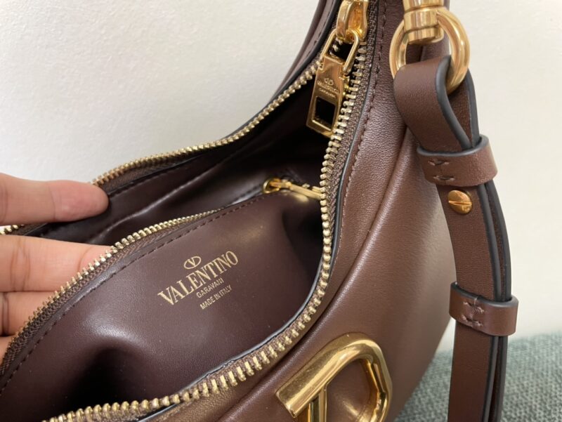 Valentino Garavani StudSign-26*30*7CM - Image 9