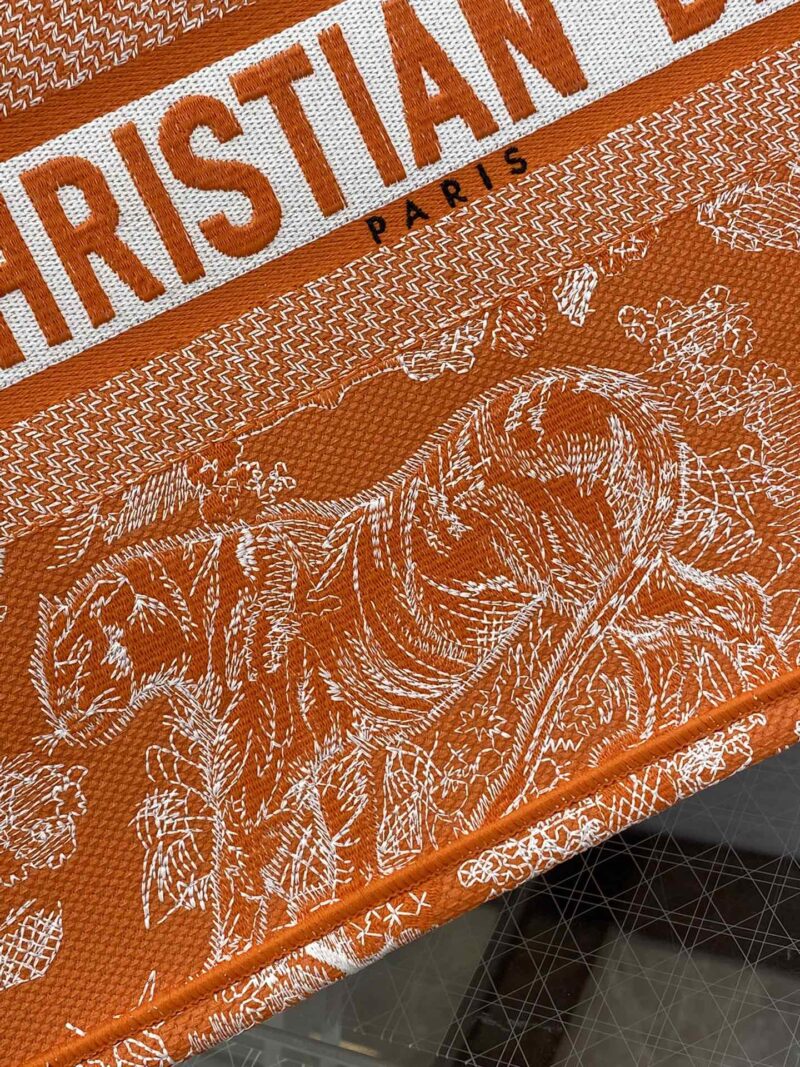 Diro Small Book Tote-36.5CM - Image 3