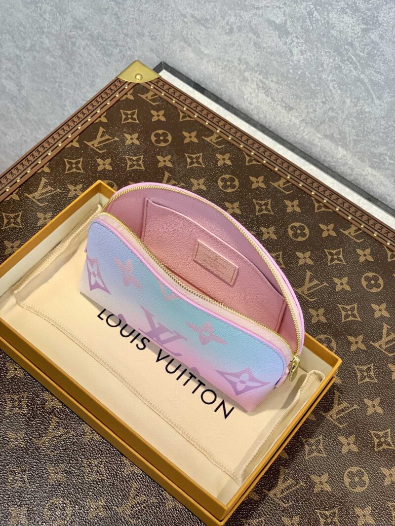 Louis Vuitton Cosmetic Bag-19*12*6CM - Image 4