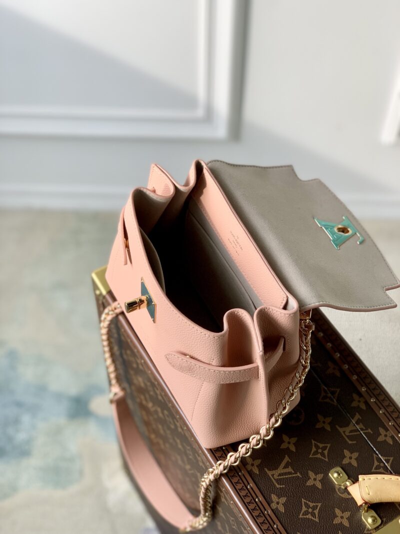 Louis Vuitton Lockme Ever 23x17x10CM - Image 9