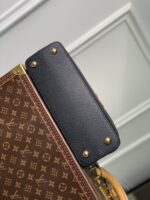 Louis Vuitton Capucines Bag-31.5*20*11CM - Image 4