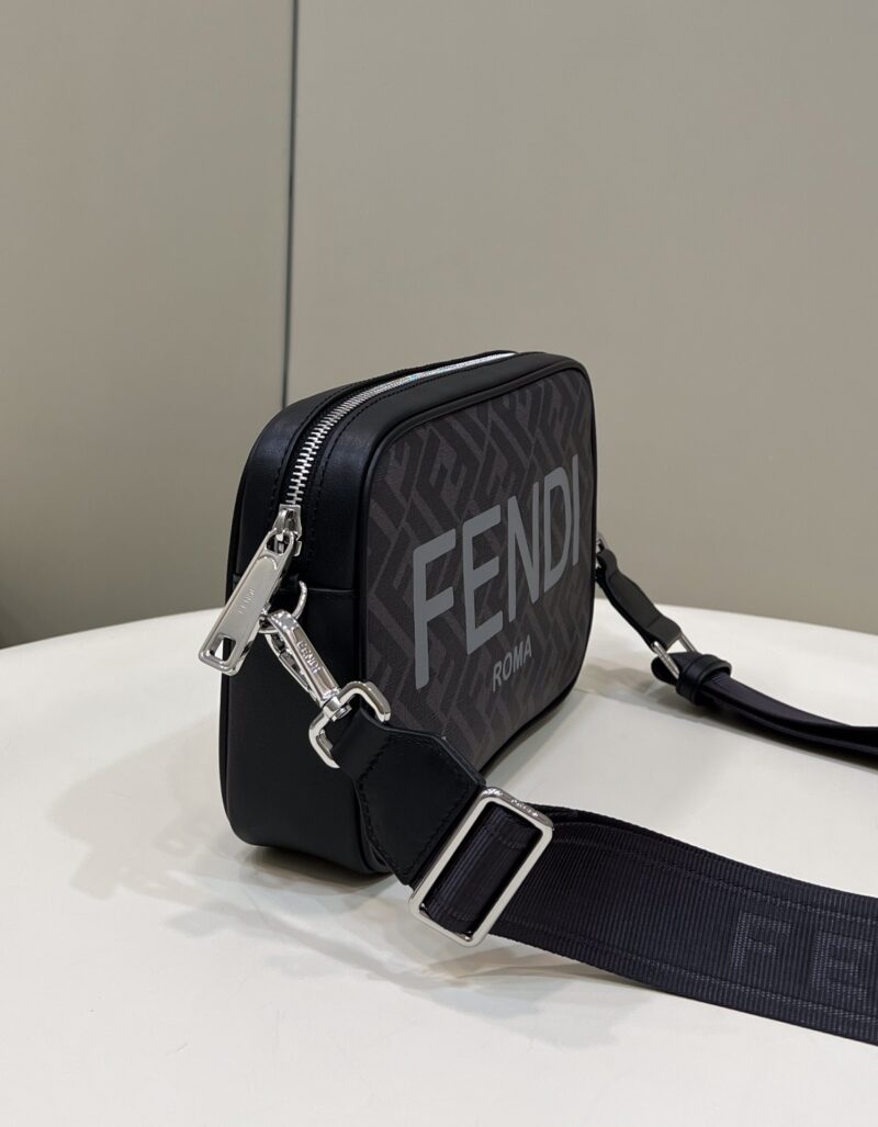 FendI Camera Bag-23.5x5x16CM - Image 3