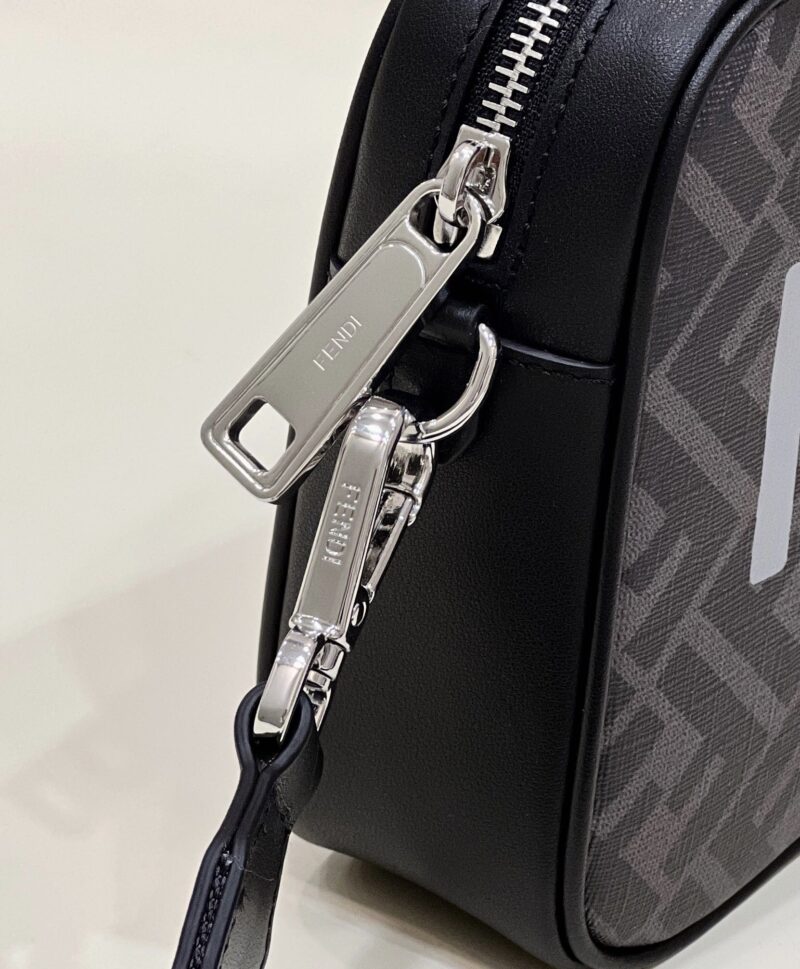 FendI Camera Bag-23.5x5x16CM - Image 6