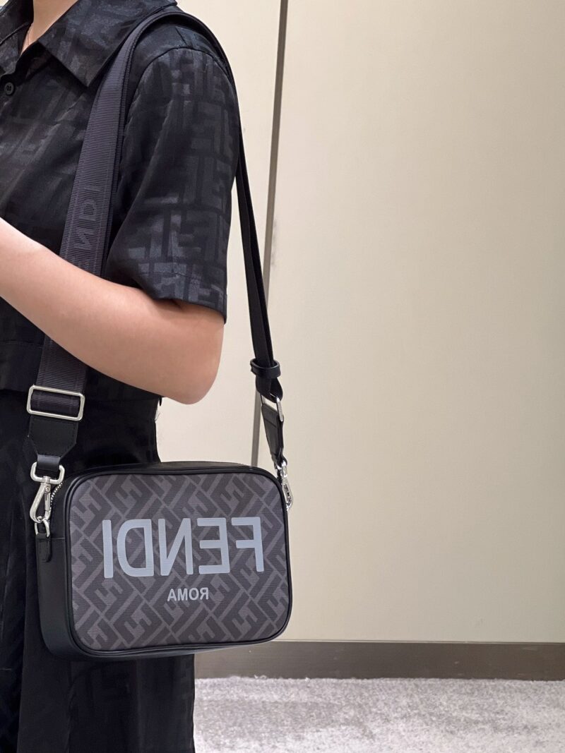 FendI Camera Bag-23.5x5x16CM - Image 10