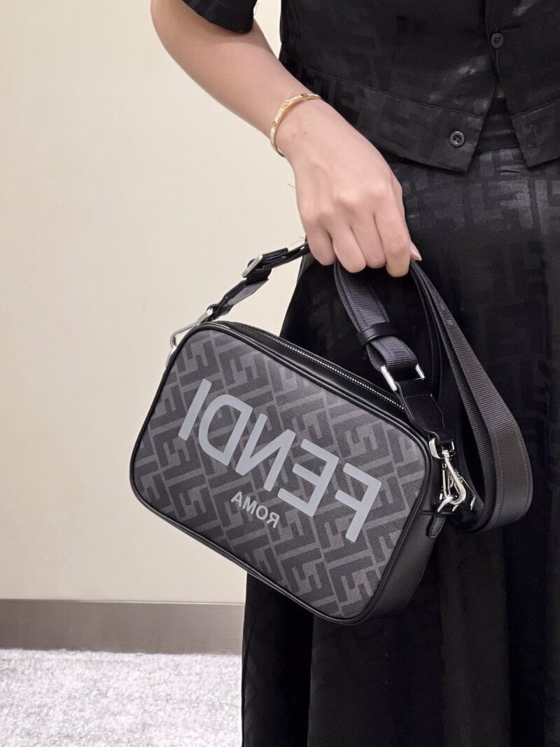 FendI Camera Bag-23.5x5x16CM - Image 13