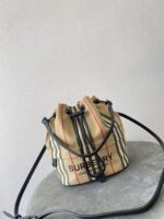 Burberry Bucket-18X19.5CM - Image 2