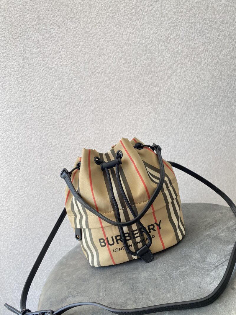 Burberry Bucket-18X19.5CM - Image 2