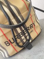 Burberry Bucket-18X19.5CM - Image 4
