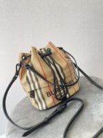 Burberry Bucket-18X19.5CM - Image 5