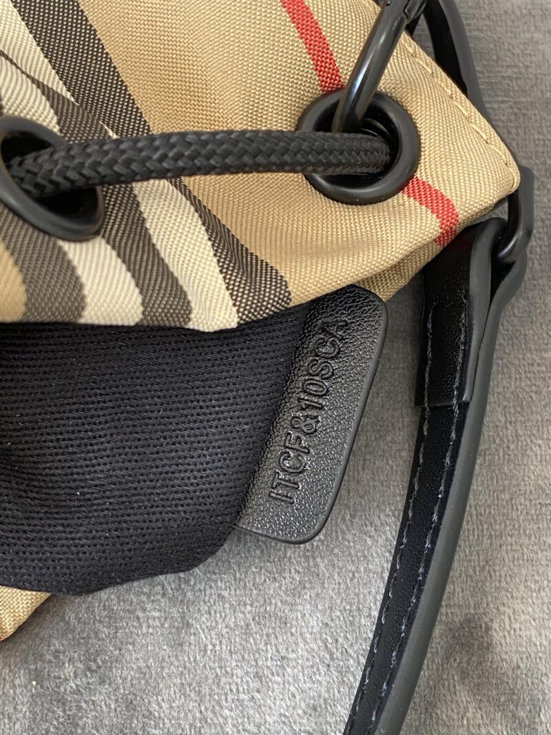 Burberry Bucket-18X19.5CM - Image 9