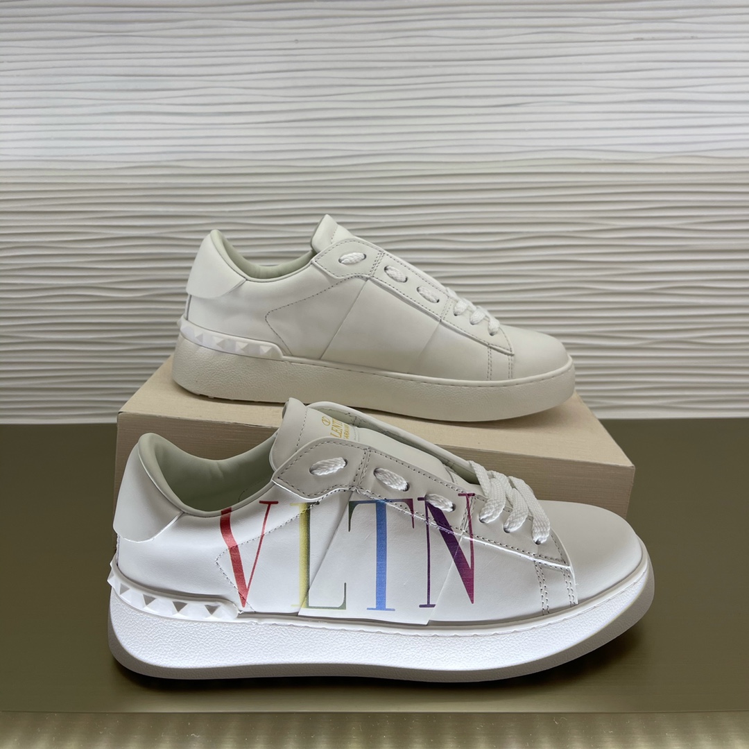 wsxc1667595879755_5.jpg Valentino Garavani Sneakers - Image 1