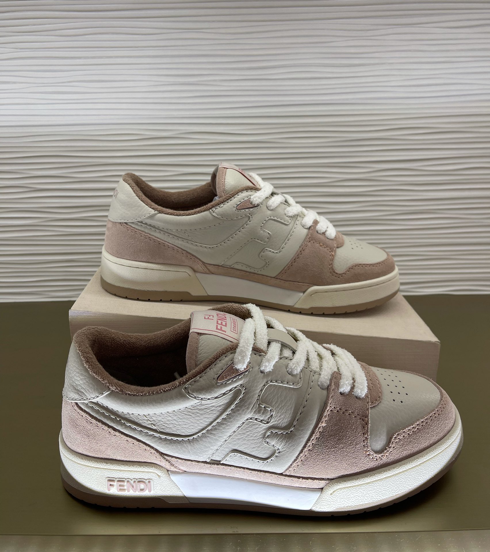 wsxc1667596928623_7.jpg FENDI Sneakers - Image 1