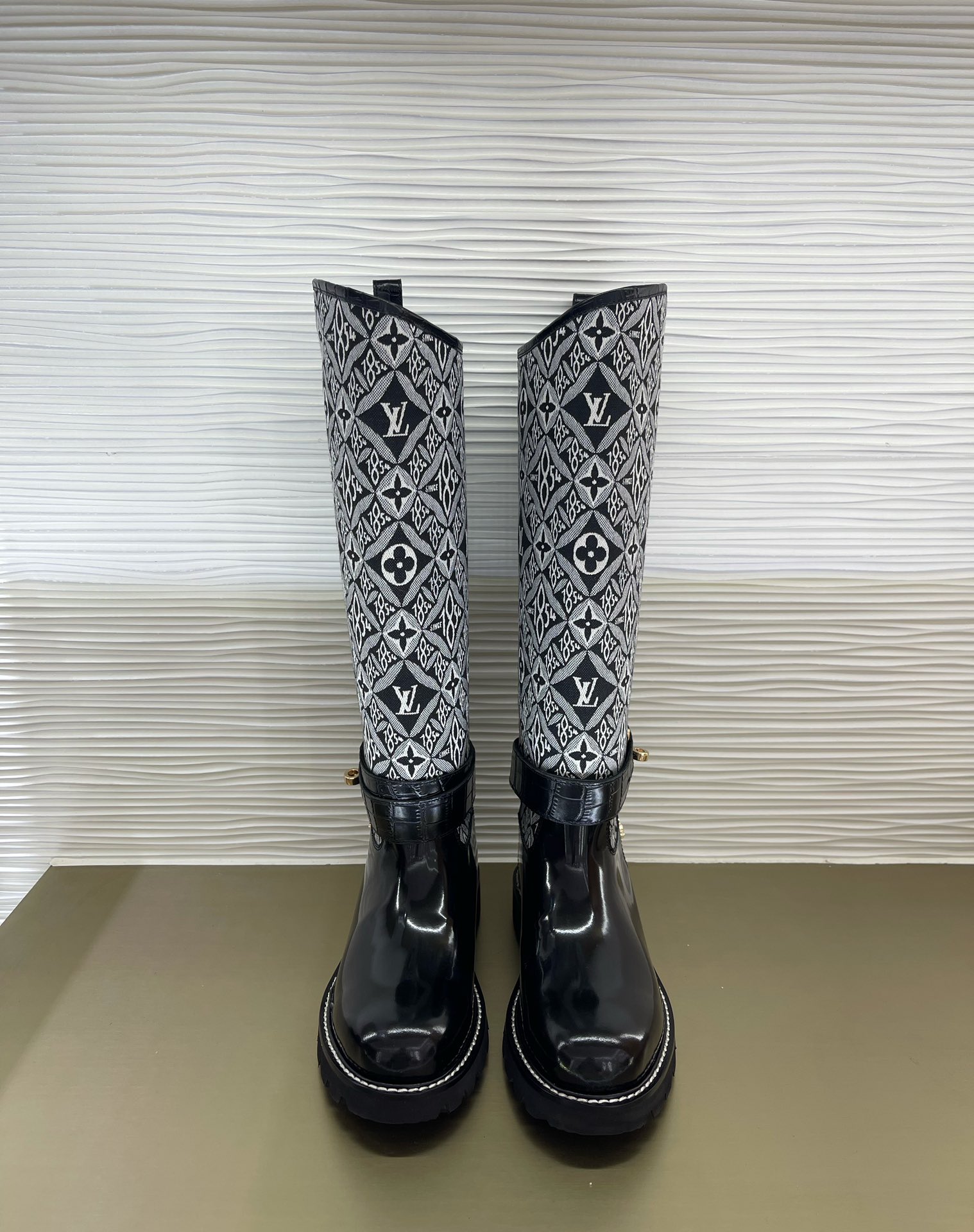 wsxc1667598348386_0.jpg Louis Vuitton Boots(EU35-42) - Image 1