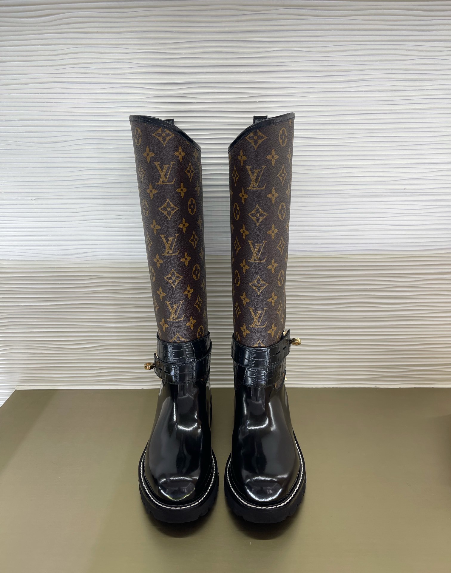 wsxc1667598357121_0.jpg Louis Vuitton Boots(EU35-42) - Image 1