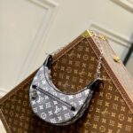 Louis Vuitton Loop Handbags-M40511-23*13*6CM