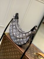 Louis Vuitton Loop Handbags-M40511-23*13*6CM
