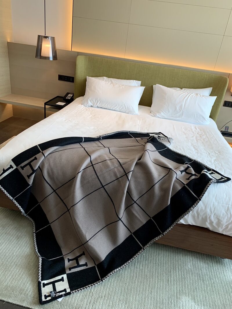 Hermes Blankets-170*135cm - Image 4