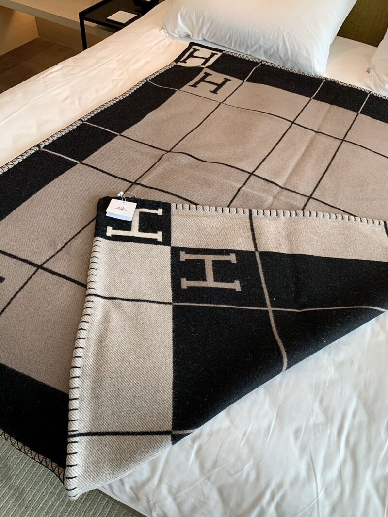 Hermes Blankets-170*135cm - Image 6