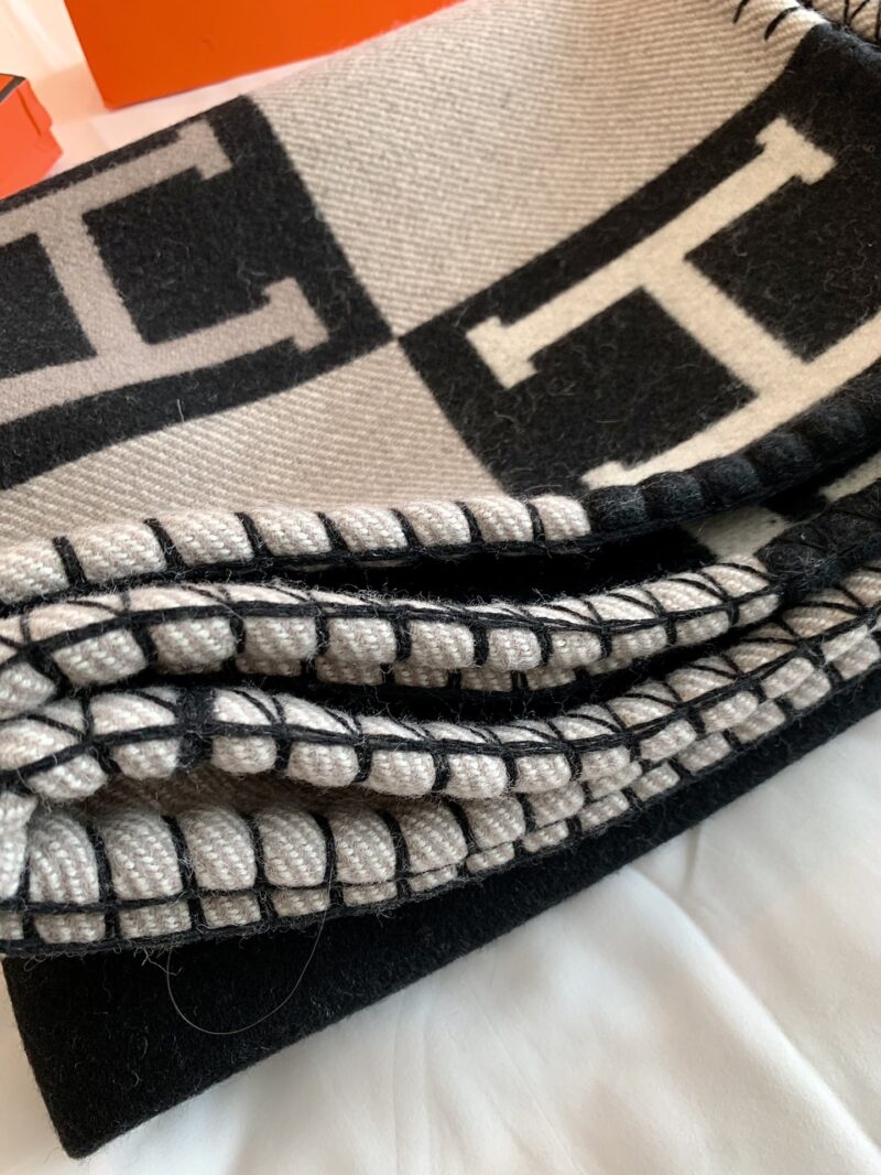 Hermes Blankets-170*135cm - Image 8