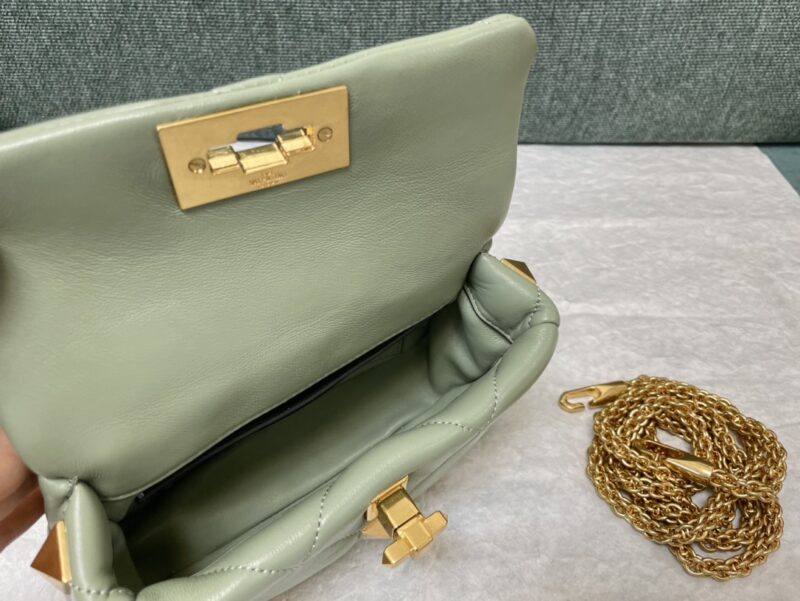 Valentin0 Garavani Roman Stud-Mini Size-19x13x6CM - Image 5