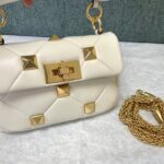 Valentin0 Garavani Roman Stud-Mini Size-19x13x6CM