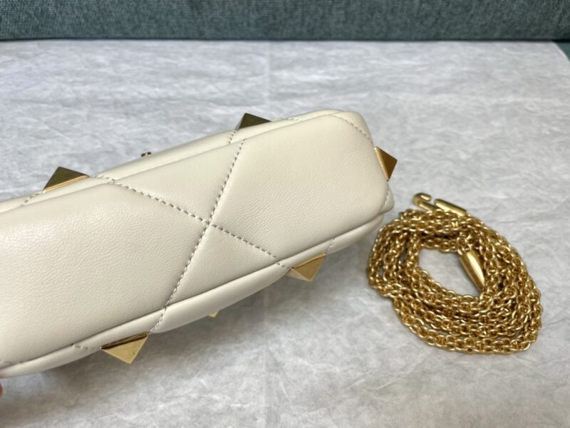 Valentin0 Garavani Roman Stud-Mini Size-19x13x6CM - Image 6