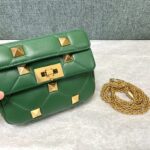 Valentin0 Garavani Roman Stud-Mini Size-19x13x6CM