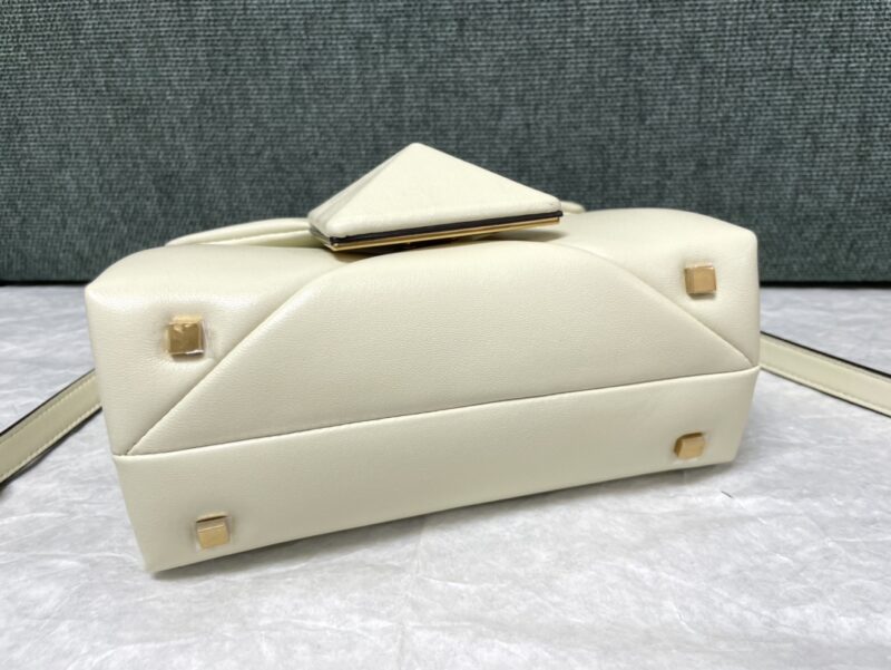 Valentin0 Valentino One Stud-20x13x8.5CM - Image 4