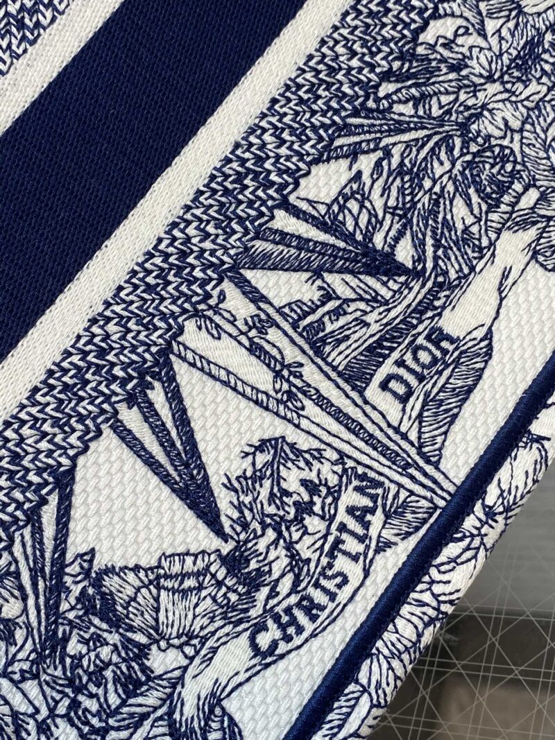 Diro Small Book Tote-26*8*22CM - Image 6