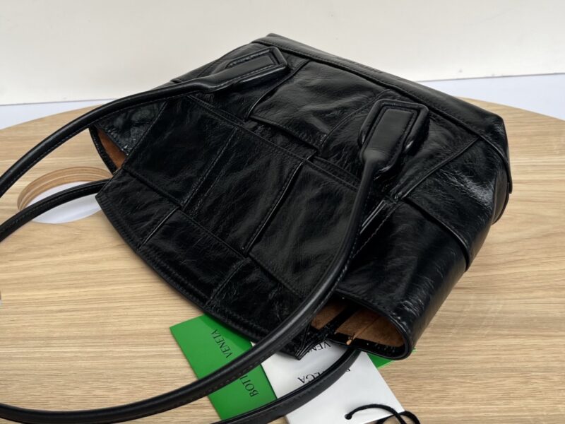 Bottega Veneta Arco Bag-23x21X9CM - Image 3