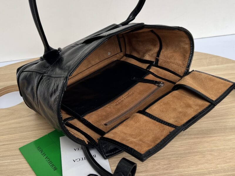 Bottega Veneta Arco Bag-23x21X9CM - Image 5